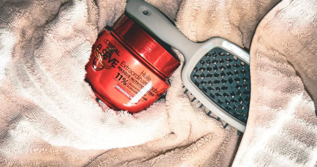 Curly hair routine : hair mask.